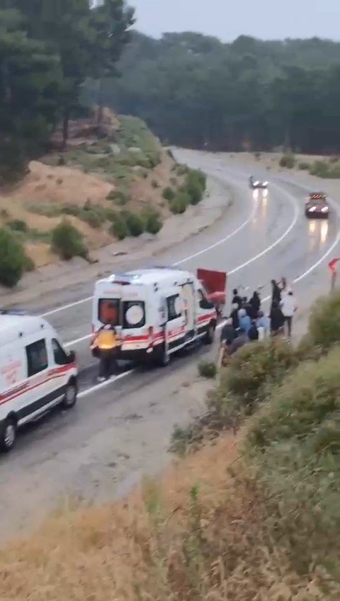 Edremit’te trafik kazası sonrası facianın eşiğinden dönüldü