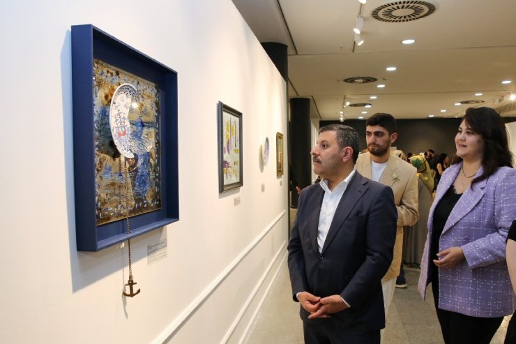 "Zıtlık" sergisi Galeri Cennet’te kapılarını araladı