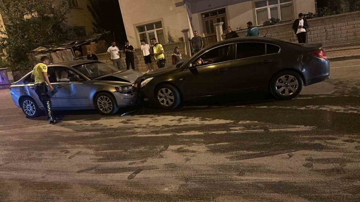 Konya’da iki ayrı kazada 6 kişi yaralandı