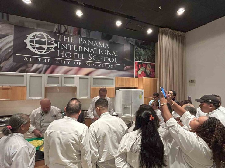 Panamalılar en çok yoğurtlu patates, bulgur pilavı ve kuru dolmayı sevdi