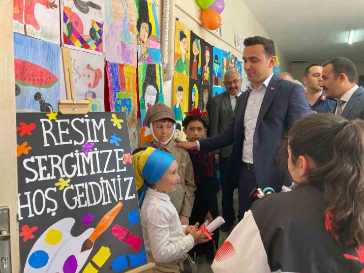 Sultandağı’nda Halk Eğitim Merkezinde yıl sonu sergisi açıldı