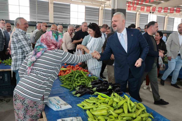 Menemen’de bir kapalı pazar yeri daha açıldı
