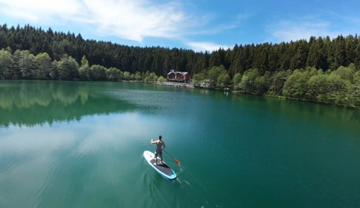 Şavşat Karagöl’de kürek sörfü keyfi