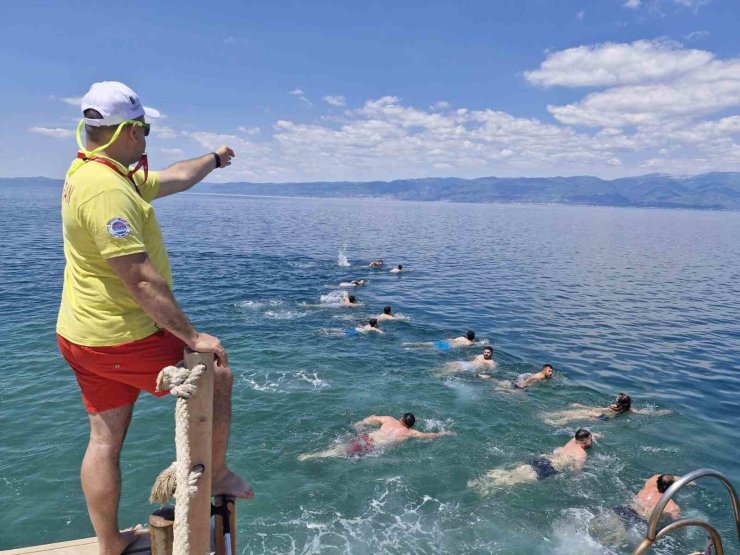 Balıkesir’de cankurtaranlar yaz sezonuna hazır