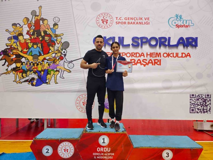 Aydınlı Ebrar Türkiye üçüncüsü oldu