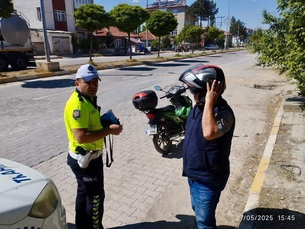 Sinanpaşa’da motosiklet sürücülerine yönelik denetimi