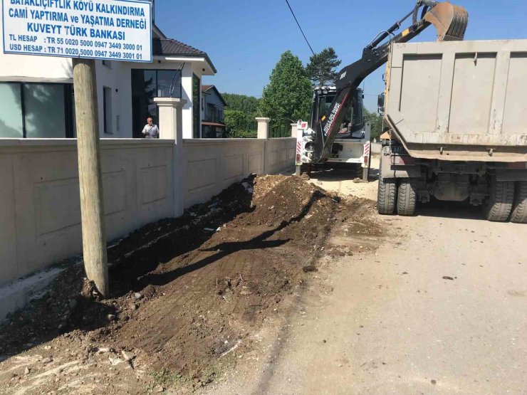 Köy yollarında çalışmalar sürüyor