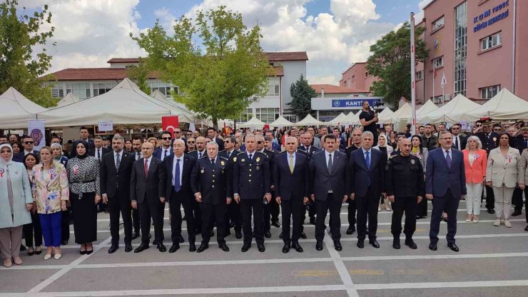Polis Eşleri Derneği "Gıda ve Dayanıklı Tüketim Ürünleri Sergisi" düzenledi