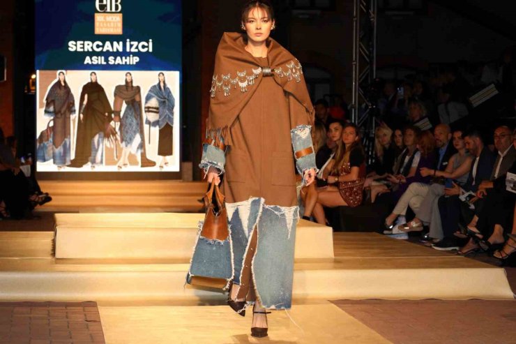 İzmir Ekonomili modacılara çifte ödül