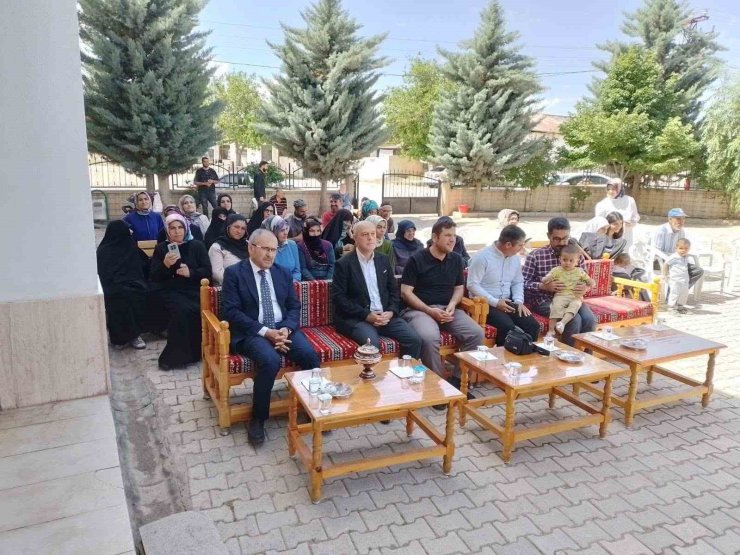 Elazığ’da 4 -6 yaş Kur’an kursunda mezuniyet heyecanı