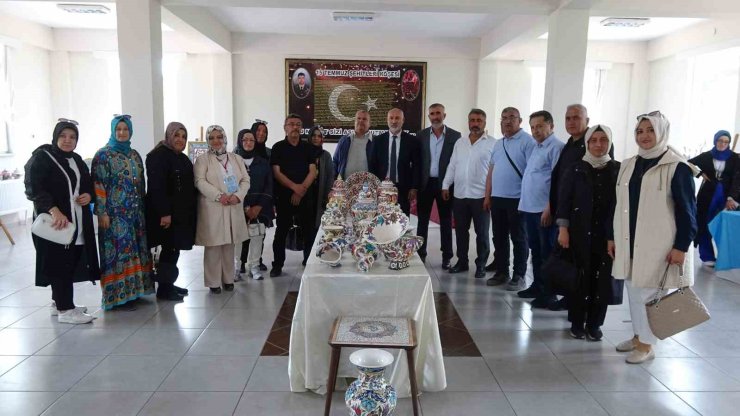 Tunçbilek’te çini sergisi