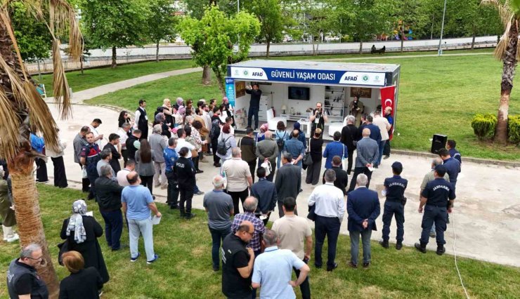 Kandıra’da depreme hazırlanan gönüllüler, sahada tehlikeleri analiz etti