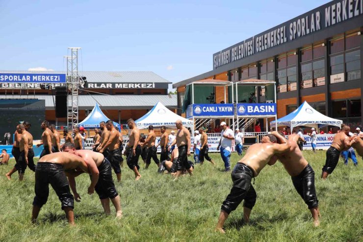 Geleneksel Yağlı Güreş Ligi, Gaziantep’te coşkuyla başladı