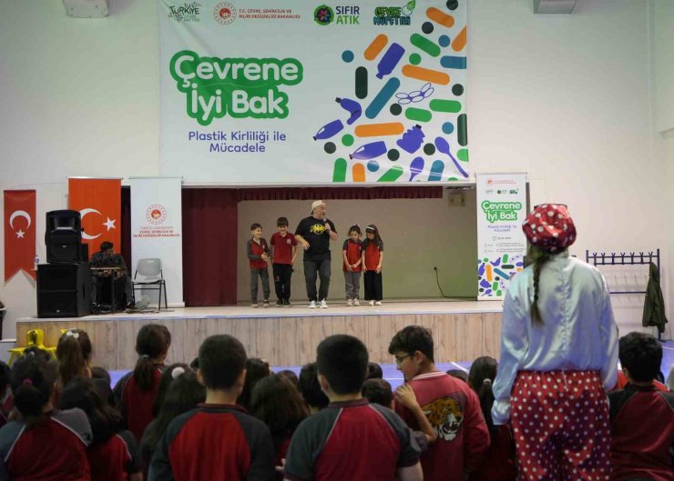 Bayburt’ta plastik kirliliğine oyunlarla dikkat çekildi çevrenin önemini eğlenceyle anlatıldı