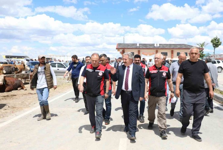 Melikgazi’de Kurban Pazar Yerleri hazır