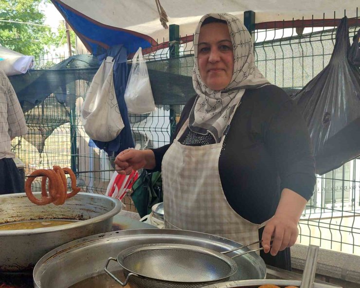 Halka tatlısı geçim kaynağı oldu