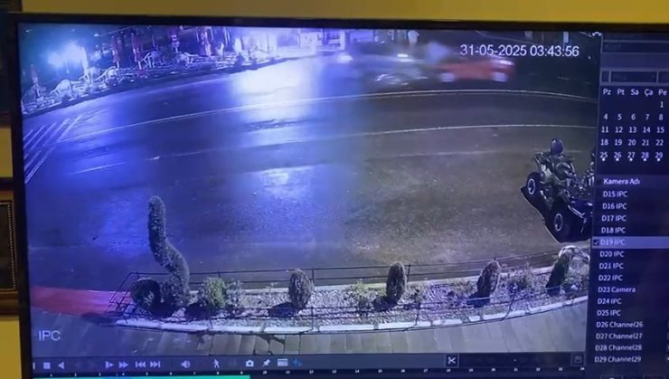 İki otomobil kafa kafaya çarpıştı: 2 yaralı