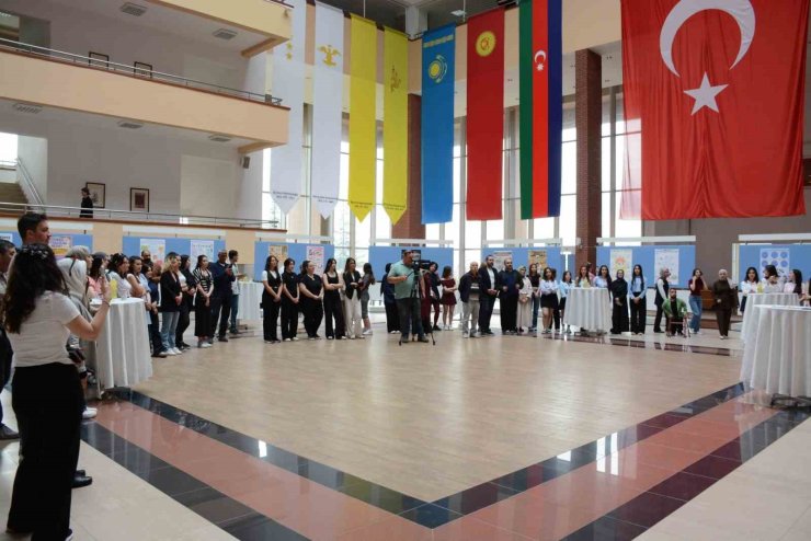 Anadolu Üniversitesi’nde özel eğitim temalı poster sergisi açıldı