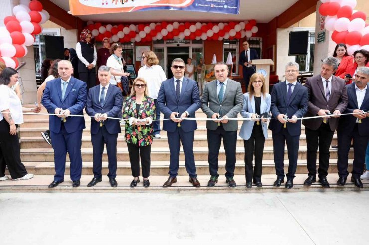 Kursiyerlerin yıl sonu sergisi ilgi gördü