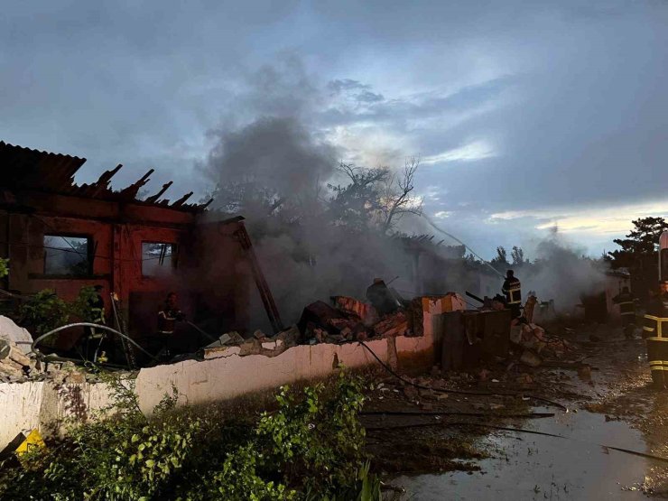 Kırşehir’de enerji firmasının deposunda yangın