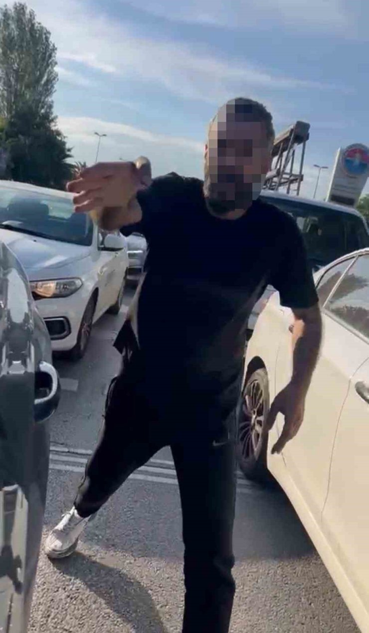 Maltepe’de çocuklarının yanında kadın sürücüye dehşeti yaşatan 2 şüpheli tutuklandı