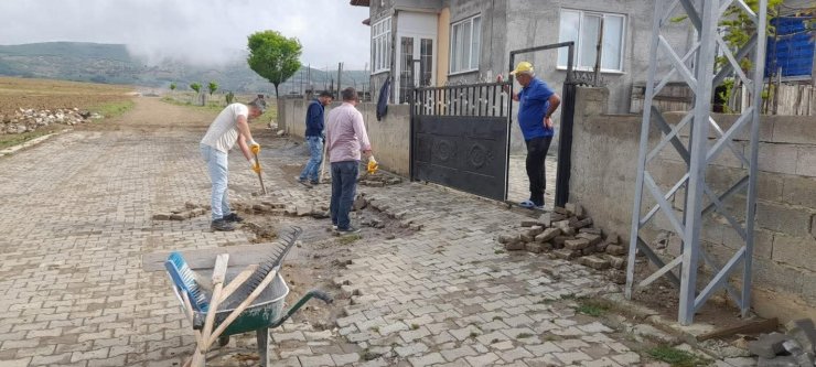 Özükavak Belediyesi çevre düzenleme çalışmalarını sürdürüyor