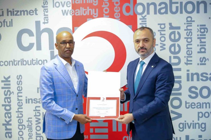 Somali Büyükelçisi kurban vekaletini Türk Kızılay’a verdi