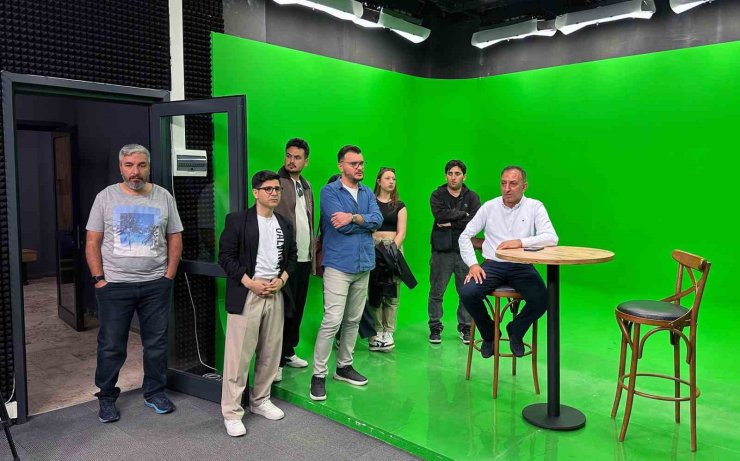 SUBÜ Stüdyoları’nı teknik gezi ile incelediler