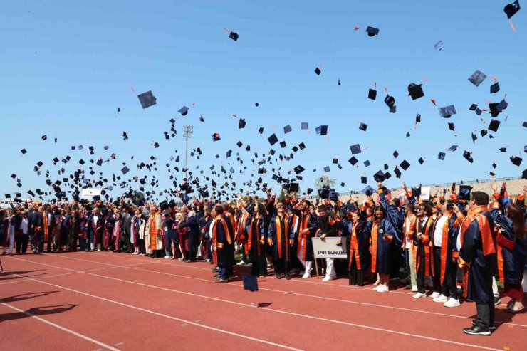 Sinop’ta 3 kuşak aynı törende mezun oldu