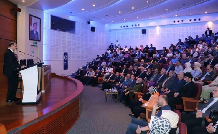 Atatürk Üniversitesinde "Türkiye yüzyılı ve üniversiteler" konferansı düzenlendi