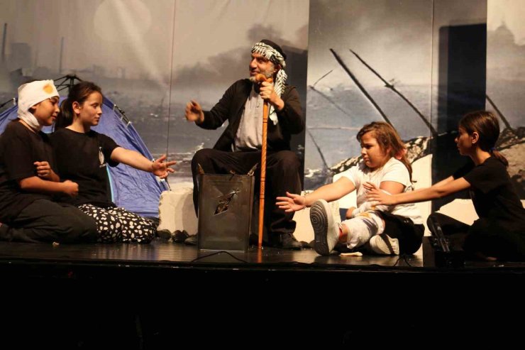Gazze’nin çocukları sahnede