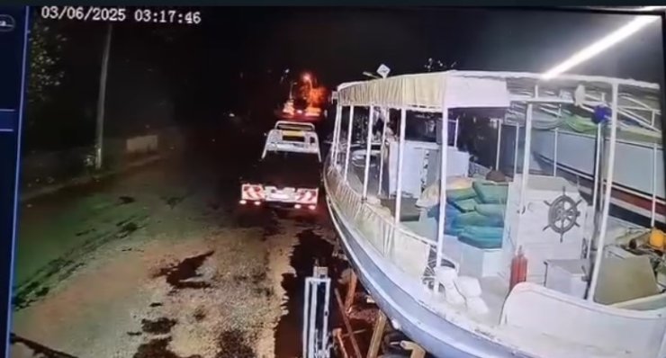 Marmaris açıklarındaki 5.8’lik deprem güvenlik kameralarına böyle yansıdı