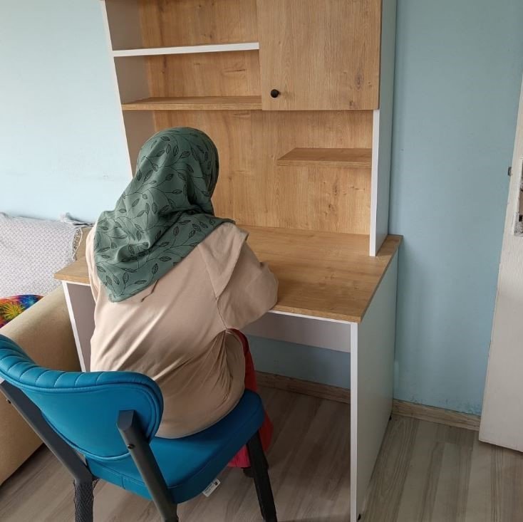 Vezirköprü SYDV’den eğitimde fırsat eşitliğine katkı: "Evimizin sıcak köşesinde her masa, bir sınıf"