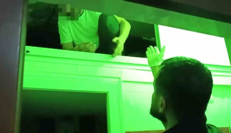 Firari torbacılara operasyon: Biri tavan arasında 10 hükümlü yakalandı