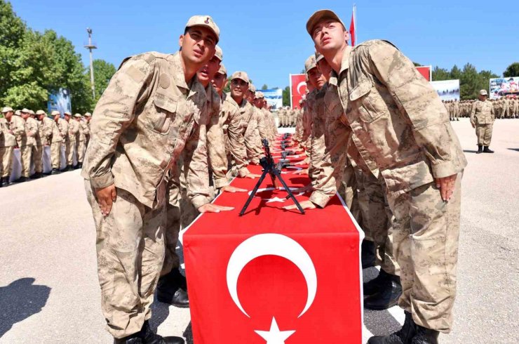 Bilecik’te 2 bin 926 bedelli asker için yemin ve terhis töreni düzenlendi