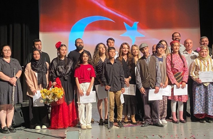 Yerel ağızla okunan şiirler beğeni topladı