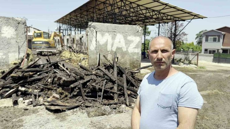 Bayrama iki gün kala yürek yakan yangın: Kurbanlıklar telef oldu