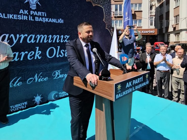 AK Parti Balıkesir Teşkilatının Bayram coşkusu meydana sığmadı