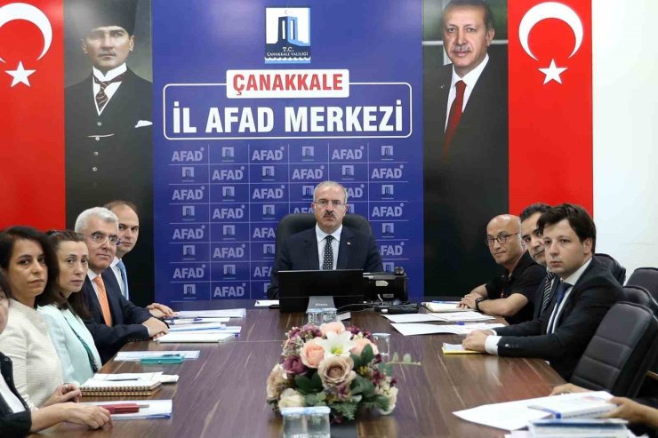 Valilikten Ayvacık depremleri sonrası değerlendirme toplantısı