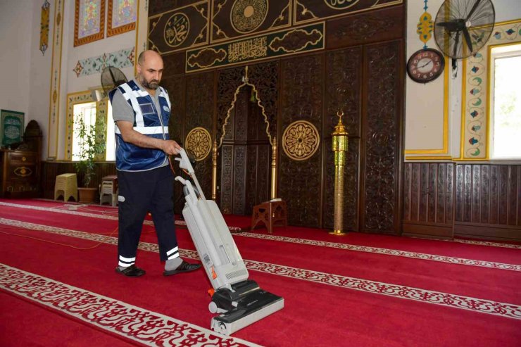 Esenyurt Belediyesi’nden Kurban Bayramı öncesi temizlik seferberliği