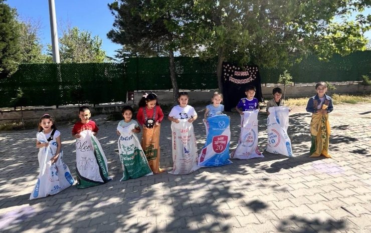 Hisarcık Kutluhallar İlk-Ortaokulunda geleneksel çocuk oyunları şenliği