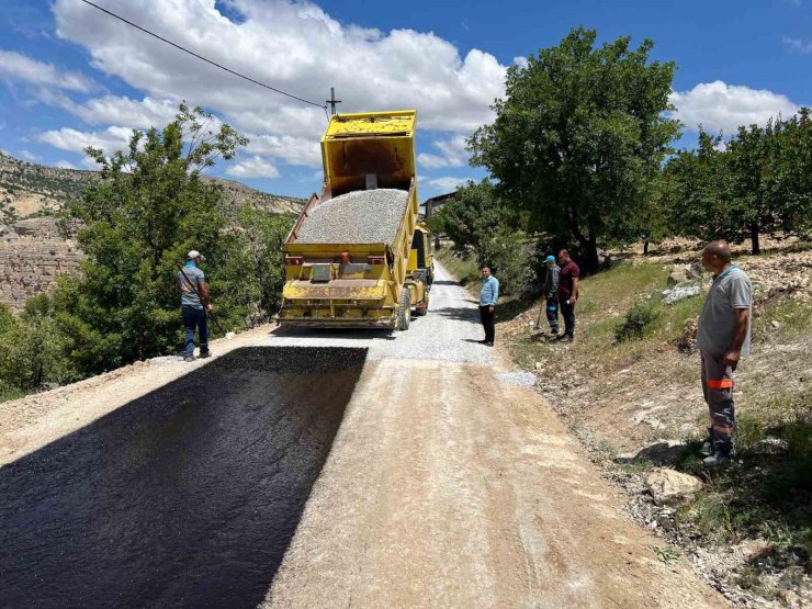 Akçadağ’da yollar yenileniyor