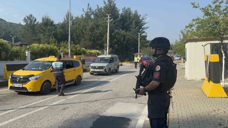 Marmaris ve Datça’ya 25 bin araç giriş yaptı