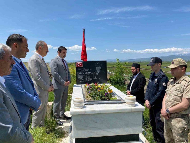 Arpaçay’da şehitler bayramda unutulmadı