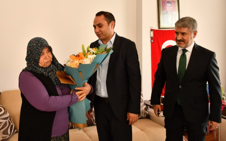 Kaymakam Çağlar Partal’dan şehit ailesine bayram ziyareti