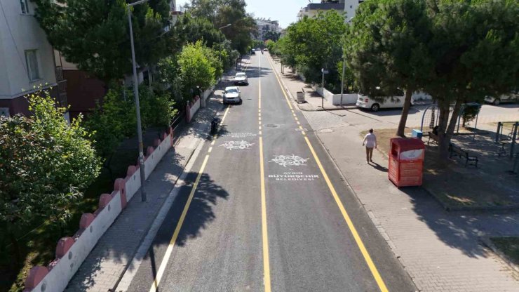 Büyükşehir, yol yapım ve yenileme çalışmalarına ara vermiyor