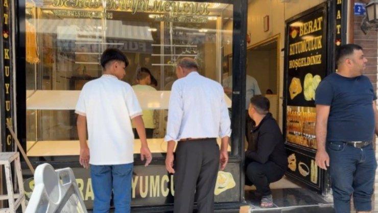 Şanlıurfa’da pompalı tüfekle kuyumcuya soygun girişimi