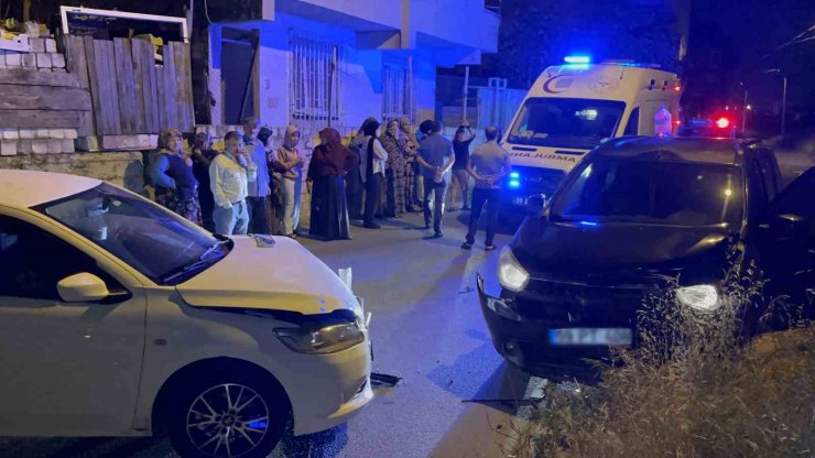 Alkollü sürücü park halindeki araca çarptı