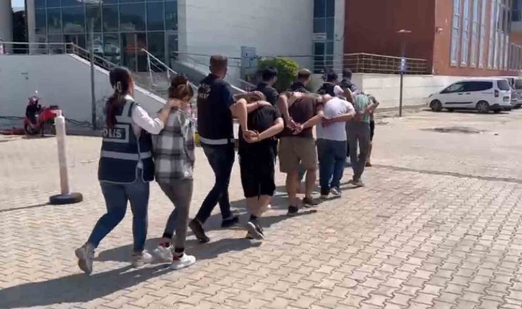 İskenderun’da hapis cezasıyla aranan 8 kişi yakalandı