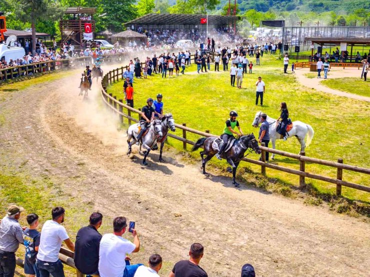 Ünye’de rahvan at yarışları heyecanı